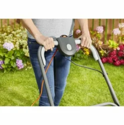 * Flymo Tondeuse EÉlectrique Sur Coussin D'Air Simpliglide 330 1700W / Largeur De Coupe 33Cm / 4 Hauteurs De Coupe / Technologie Coussin D'Air / Guidon Repliable (970482862)><noscript><img width=